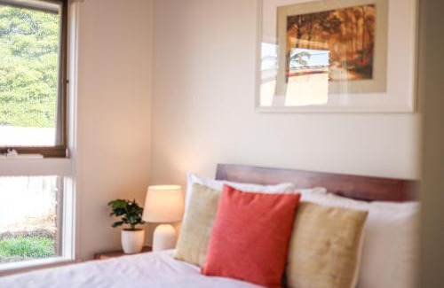Cranbourne House | StayAU Newly Modern Comforts 3BRM Home Cranbourne
