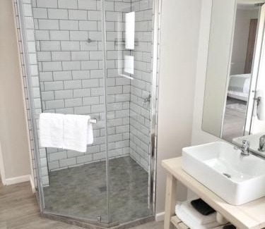 Colesberg Apartment | Stayawhile Unit 1