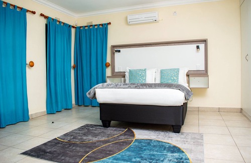 Kasane Bed & Breakfast | Staybridge Kasane Resort & Spa