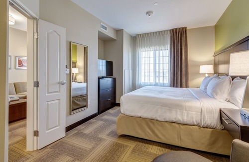 Maryland Heights Hotel | Staybridge Suites St Louis - Westport by IHG