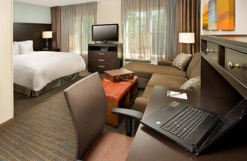 Glenview Hotel | Staybridge Suites Chicago - Glenview by IHG