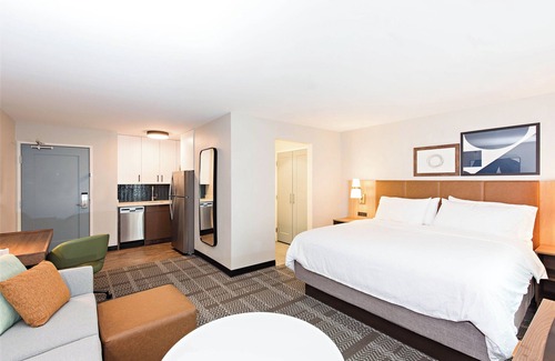 Thornton Hotel | Staybridge Suites Denver North - Thornton by IHG