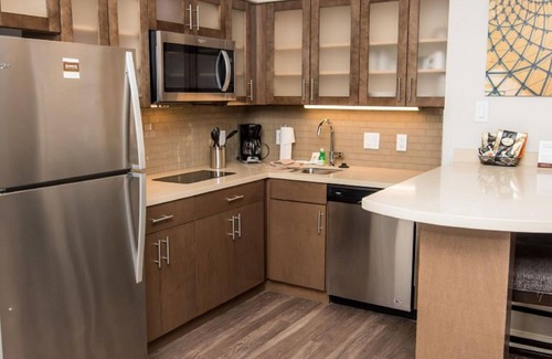 Baytown Hotel | Staybridge Suites Houston East - Baytown by IHG