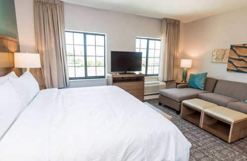 Baytown Hotel | Staybridge Suites Houston East - Baytown by IHG