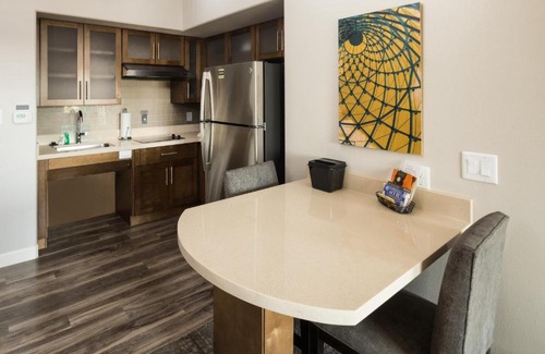 Lake Jackson Hotel | Staybridge Suites - Lake Jackson by IHG