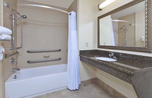 Okemos Hotel | Staybridge Suites Lansing - Okemos by IHG