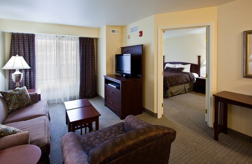 Okemos Hotel | Staybridge Suites Lansing - Okemos by IHG
