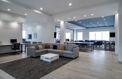 Fairgrounds Hotel | Staybridge Suites Louisville Expo Center by IHG