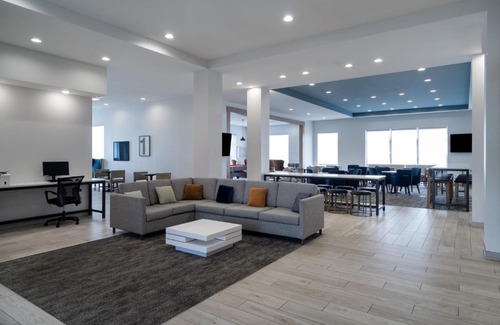 Fairgrounds Hotel | Staybridge Suites - Louisville - Expo Center by IHG