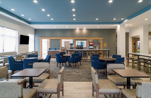 Fairgrounds Hotel | Staybridge Suites - Louisville - Expo Center by IHG