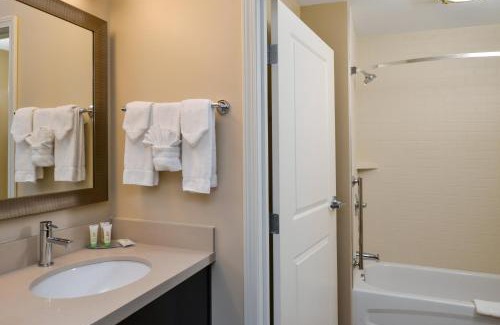 Merrillville Hotel | Staybridge Suites Merrillville by IHG