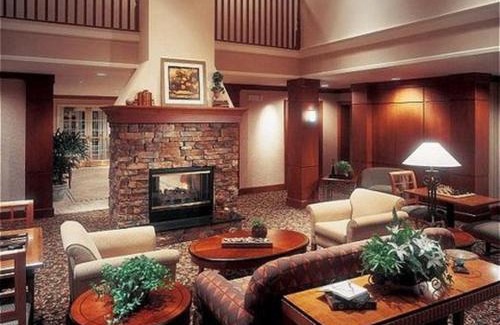 Oakville Hotel | Staybridge Suites Oakville Burlington by IHG