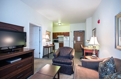 Rockford Hotel | Staybridge Suites Rockford by IHG