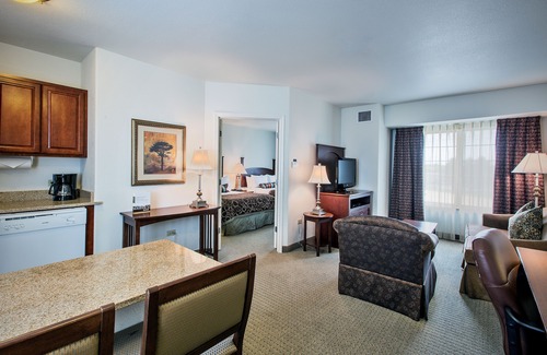 Rockford Hotel | Staybridge Suites Rockford by IHG