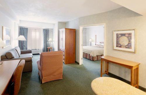 Shearer Hills - Ridgeview Hotel | Staybridge Suites San Antonio Airport by IHG