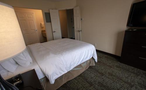 Milpitas Hotel | Staybridge Suites Silicon Valley - Milpitas by IHG