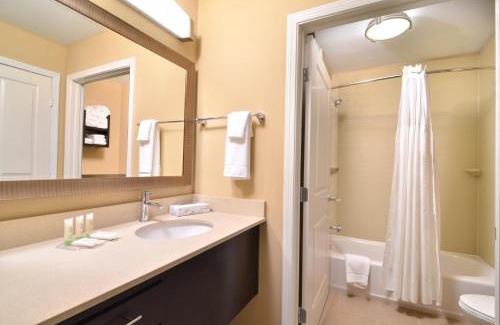 Tomball Hotel | Staybridge Suites Tomball by IHG