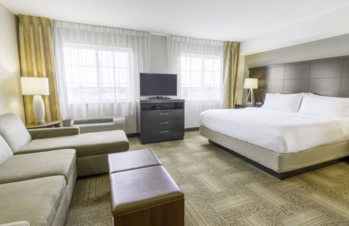 Jasper Place Hotel | Staybridge Suites West Edmonton by IHG