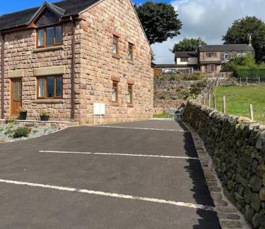 Tunstall House | Staycation 3-bedroom home with panoramic views free off road parking