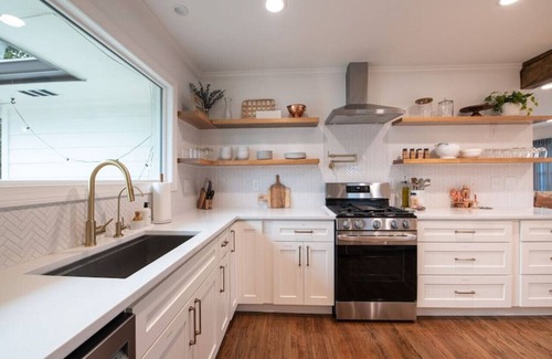 Norcross House | Staycation TV Featured "Crossing House" in Downtown Norcross with Chef's Kitchen