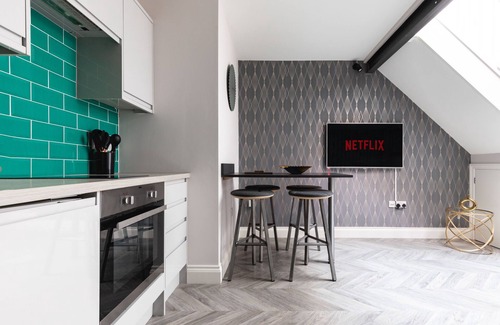 Heybridge Apartment | Staycations Maldon Suites