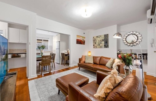 Brunswick Apartment | StayCentral - Brunswick Vibe (Parkville/Brunswick) - Sydney Rd, Brunswick - 2 Bedrooms, 2 Beds, 1 Bathrooms, 1 secure parking spot (small car only) and free street parking nearby.