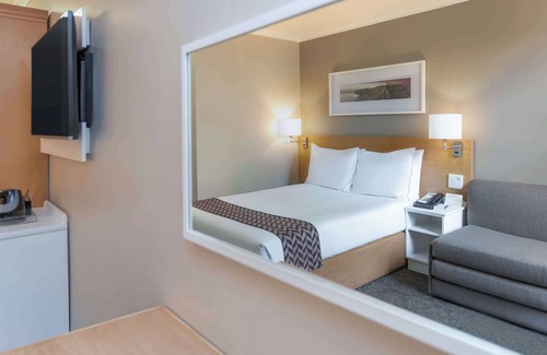 Century City Hotel | StayEasy Century City
