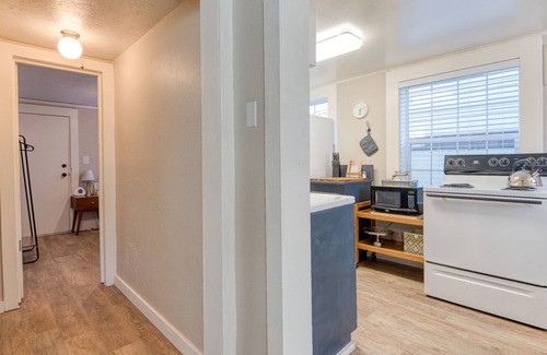 Coos Bay Apartment | #StayinMyDistrict Heritage House 2Bedroom