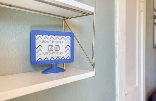 Coos Bay Apartment | #StayinMyDistrict Heritage House Suite