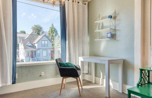 Coos Bay Apartment | #StayinMyDistrict Heritage House Suite