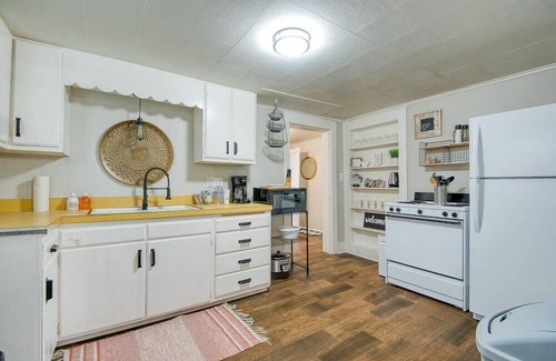 Coos Bay Apartment | #StayinMyDistrict Historic Heritage in Coos Bay