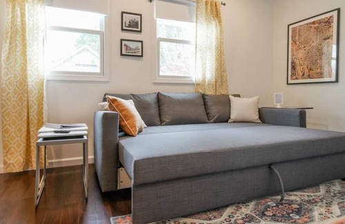 Kenton Apartment | #StayinMyDistrict Kenton Private Guest House