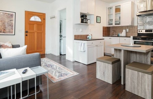 Kenton Apartment | #StayinMyDistrict Kenton Private Guest House