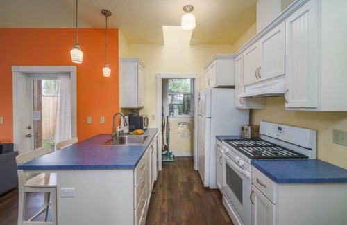 First Addition House | #StayInMyDistrict Lake Oswego Honey Bee Cottage