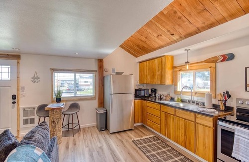 Lakeside House | #StayinMyDistrict Lakeside Near Oregon Dunes*