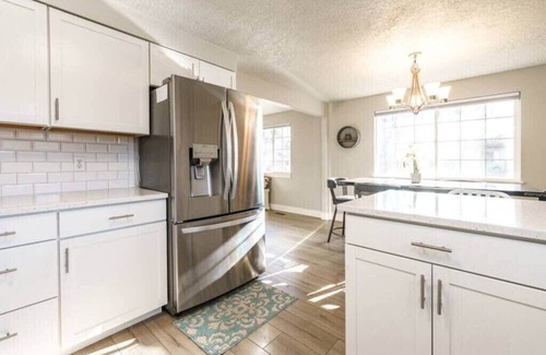 Meridian House | #StayInMyDistrict Meridian Cheerful Duplex