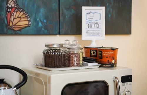 Sellwood-Moreland Apartment | #StayinMyDistrict Sellwood Private Garden Casita