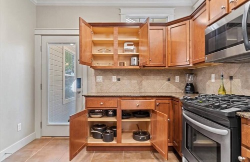 Eagle House | #StayInMyDistrict Spacious Downtown Eagle Home