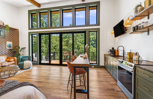 Chimney Rock Cabin | StayInOurSpace- Romantic getaway with views, walk to downtown, Hot tub, fire pit