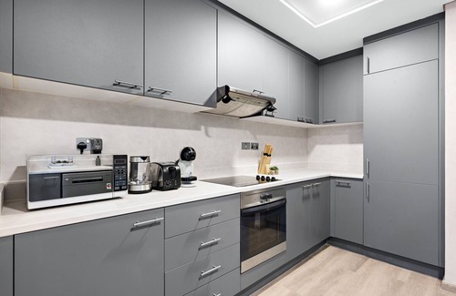 Bur Dubai Apartment | Stayis - 1 Bedroom Stylish Suite Apartment