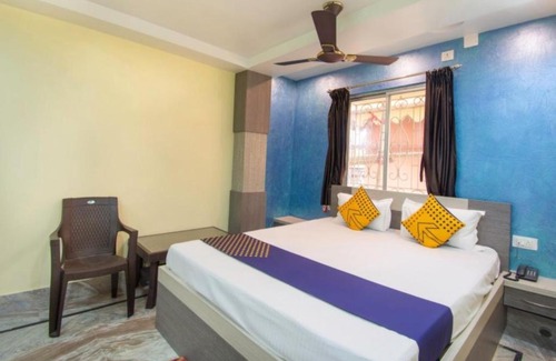 Rampur Hat Hotel | STAYMAKER Rajeshwari Inn