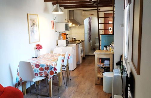 El Raval Apartment | StayRambla - In the Heart of Barcelona, two blocks away from the Ramblas