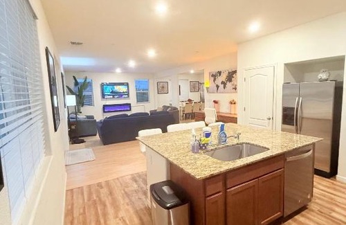 Rio Vista Villa | #stayRioVista -Country Club House with Hot Tub-Sauna-Firepit-Garden-Games