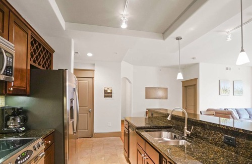 SouthPark Condo | StaysByWalker SouthPark Lux 2BR -KingBeds/Pool/Gym