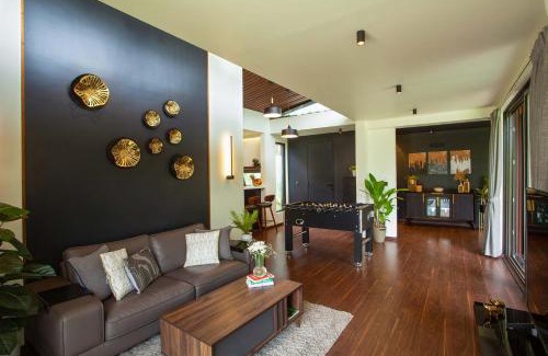 Akkalenahalli Mallena - Halli Villa | StayVista at Cargo Haus The Luxury Collection
