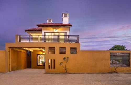 Valsad Villa | StayVista at Country Charm