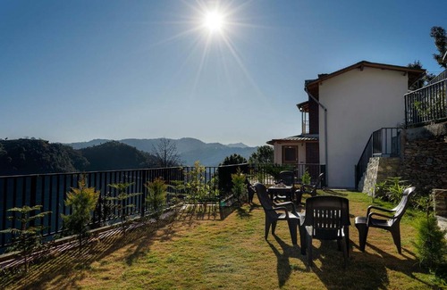 Kasiyalekh Villa | StayVista at Dream Cottage 5