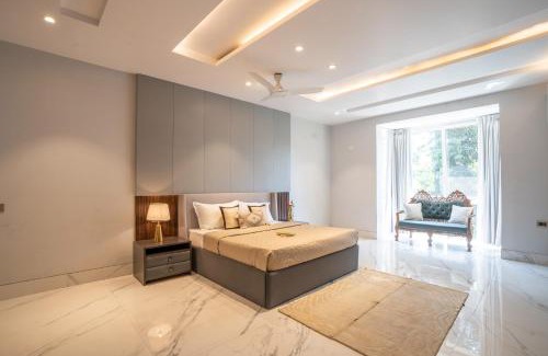 New Delhi Villa | StayVista at Estate 10 by Tarika - 4BR with Outdoor Pool in Delhi