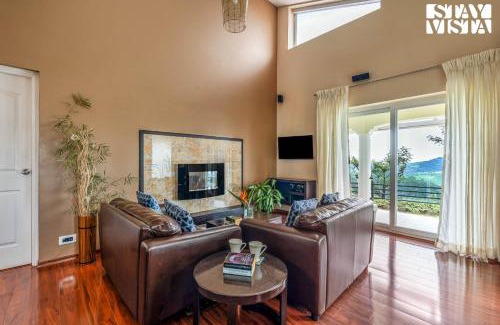 Kotagiri Villa | StayVista at Farview Presidential Suite with Lawn, Bonfire & Bathtub