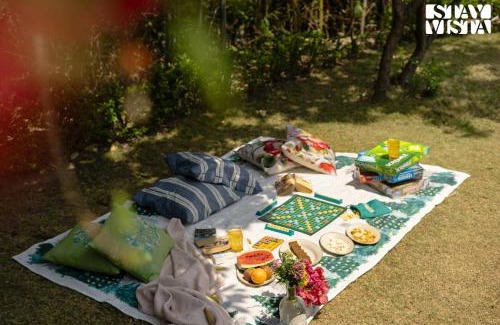 Nainital Villa | StayVista at House of Hive - Garden, BBQ and Heater
